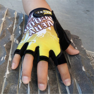 Outdoor Sport Handschoen Voor Horizontale Bar Mannen Fitness Bodybuilding Anti-Skid Training Barbell Gym Crossfit Gewichtheffen Handschoenen geel