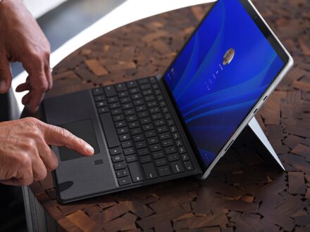 Outlet: Microsoft Surface Pro Signature Keyboard met vingerafdruklezer