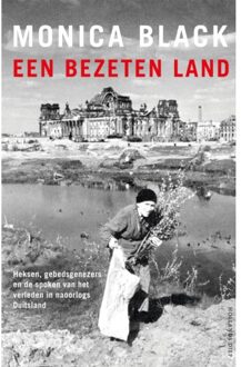 Overamstel Uitgevers Een Bezeten Land - Monica Black