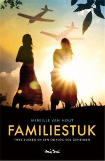 Overamstel Uitgevers Familiestuk - Boek Mireille van Hout (9049952356)
