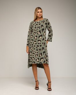 Oversized jurk met dierenprint. Kaki