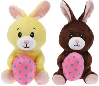 Paashazen/hazen/konijnen knuffel dieren 2 stuks - zachte pluche - cadeau - 20 cm - met paasei