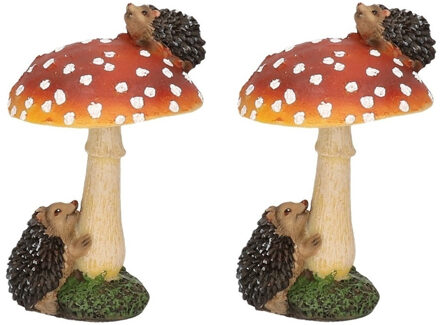 Paddenstoel beeldje met egeltjes - 2x - 11 cm - herfstdecoratie - voor tuin en huis - polyresin orna