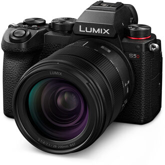 Panasonic Lumix S5D + 28-200mm f/4.0-7.1