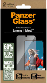 PanzerGlass Ultra-Wide Fit Anti-Bacterial Screenprotector voor de Samsung Galaxy S25 Transparant