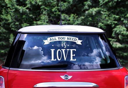 Partydeco trouwauto decoratie sticker/autosticker Love - Bruiloft - wit - 33 x 45 cm - just married - Feeststickers