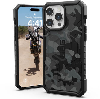 Pathfinder Backcover iPhone 15 Pro Max Telefoonhoesje Groen