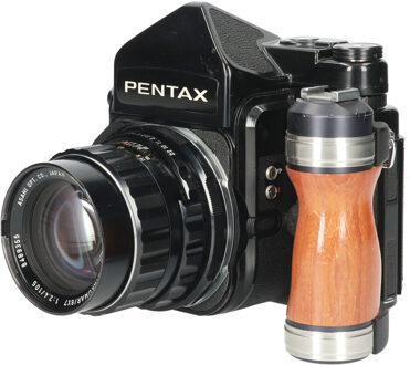 Pentax Tweedehands Pentax 6x7 body met Takumar Super 105mm F/2.4 en handvat CM5841