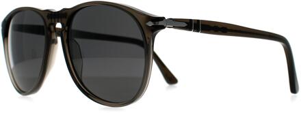 Persol PO9649S 110348 rookzwart gepolariseerde zonnebril Grijs