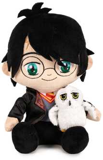 Play by Play Harry Potter Plush Figure Sitting with Animals Harry 25 cm