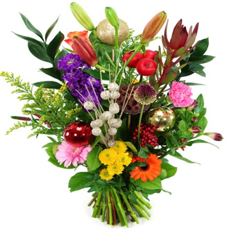 Pluk kerstboeket bonte bloemen