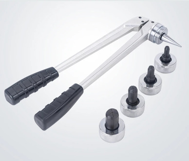 Plumbing pipe expander