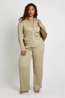 Plus Getextureerd Overhemd En Broek Co-Ord, Olive - 56