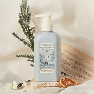 Poetic Series Woody Plant Essential Oil Fragrant Body Lotion - Floating Forest Floating Forest - 250ml