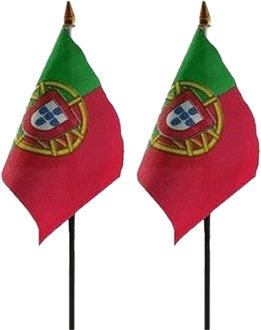 Portugal - 2x - mini vlaggetje van 10 x 15 cm op stokje - Landen vlag - H27 cm