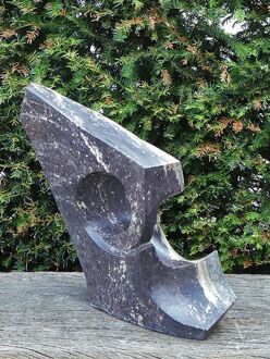 Powerful, kobaltstenen tuinbeeld 47 cm