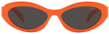 Prada Zonnebril met onregelmatige vorm, oranje montuur en donkergrijze lenzen Prada , Orange , Unisex - 55 MM