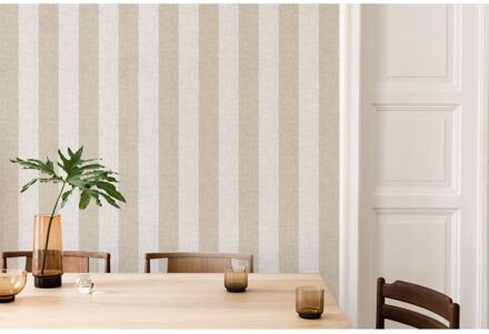 Praxis Vliesbehang Antibes An28216 - Lichtgrijs - Vergrijsd Donkerbeige - 10,05m X 53cm