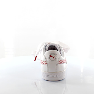 PUMA Basket Heart AOP Damestrainers Wit - EU 36.5 / UK 3.5