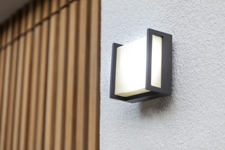 Qubo Wall Light