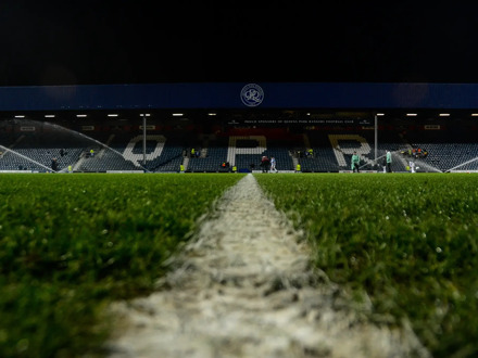 Queens Park Rangers - Portsmouth (Championship) (Vliegtuig)