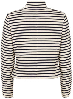 R jenelle Blauw - 38