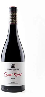 Red wine strains old Mencia , D.O Bierzo, free from Spain, red wine