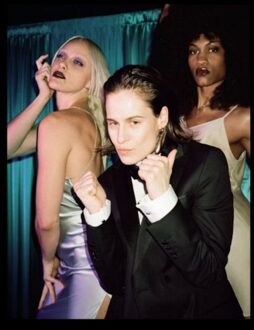 Redcar Les Adorables Etoiles - Christine And The Queens