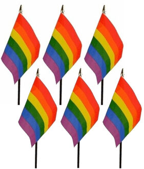 Regenboog vlaggetje - 6x - 15 x 10 cm - polyester - op stokje - 27 cm