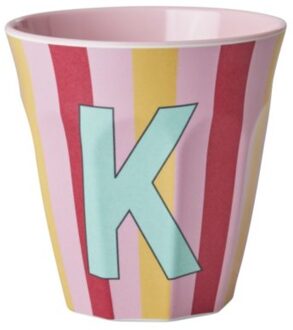 Rice melamine beker medium gestreept letter k, roze