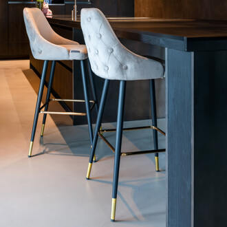 Richmond Interiors Richmond Barstoel 'Imani' Velvet, kleur Khaki (zithoogte 77cm)