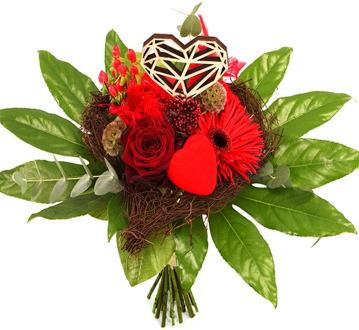 Rood boeket gemaakt in een hart frame