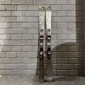 Rossignol Tweedehands Ski's 140 Antraciet