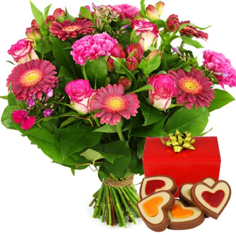 Roze bloemen + hartjes chocolade