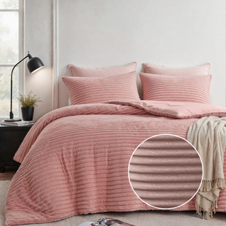 Sale: -50% | Dekbedovertrek Teddy Rib - Eenpersoons (140x200 Cm) - Zacht Roze Microvezel Teddy - Strepen - Fresh And Co - Dekbed-Discounter.nl