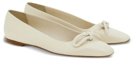 Salvatore Ferragamo Witte platte schoenen voor vrouwen Salvatore Ferragamo , White , Dames - 36 Eu,37 1/2 Eu,38 Eu,40 Eu,37 Eu,38 1/2 EU