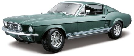 Schaalmodel Ford Mustang Fastback groen 1967 1:18