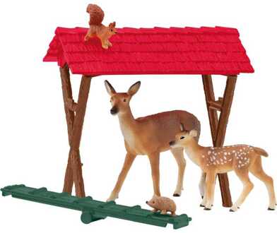 Schleich Farm World - De bosdieren voeren Speelfiguur
