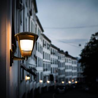 Segula buitenwandlamp Antique up, zwart, aluminium, E27