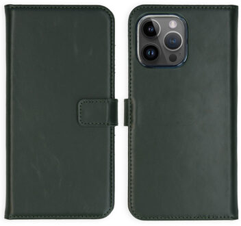 Selencia Echt Leren Bookcase voor de Apple iPhone 15 Pro Max - Groen