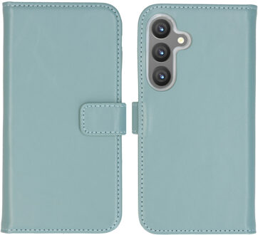 Selencia Echt Leren Bookcase voor de Samsung Galaxy S24 - Air Blue Lichtblauw