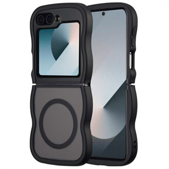 Selencia Wavy Backcover met MagSafe voor de Samsung Galaxy Z Flip 6 / Flip 7 FE - Zwart
