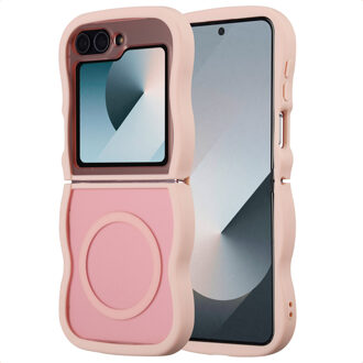 Selencia Wavy Backcover met MagSafe voor de Samsung Galaxy Z Flip 6 - Soft Pink Roze