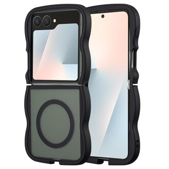 Selencia Wavy Backcover met MagSafe voor de Samsung Galaxy Z Flip 7 - Zwart