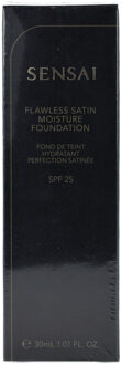 Sensai Foundations - Vlekkeloze Satijnen Vochtfoundation - Zandbeige - One Size