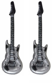 Set van 2x stuks opblaasbare speelgoed/feestartikel gitaar zilver 106 cm