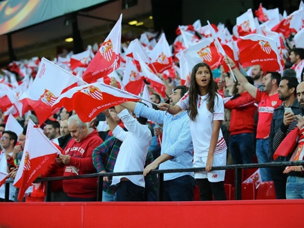 Sevilla FC vs Valencia CF (La Liga) (Vliegtuig)