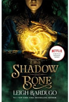 Shadow And Bone: A Netflix Original Series - Shadow And Bone - Leigh Bardugo