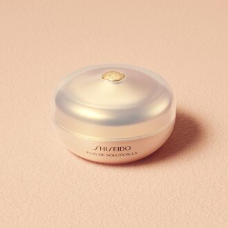 SHISEIDO Future Solution LX Pudr Transparent - Sypký pudr k rozjasnění pleti 10 g Transparent (L)