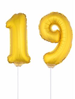 Shoppartners 19 jaar leeftijd feestartikelen - versiering cijfers - goud - ballonnen op stokje - van 41 cm